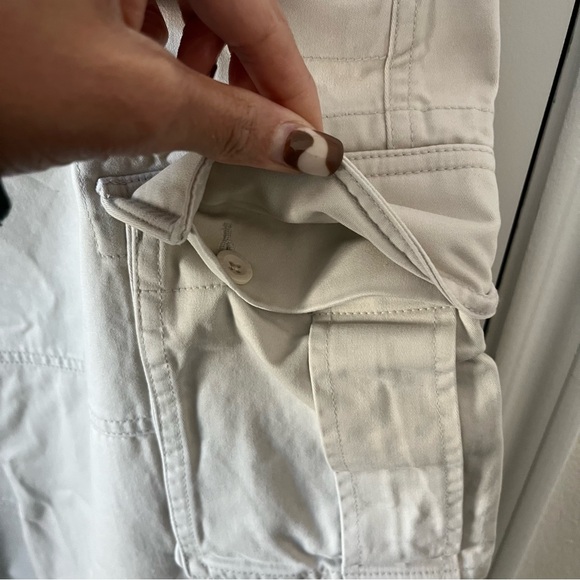 NWT Old Navy Women's “Silver Grey” Cargo Pants - 10 - Picture 4 of 12